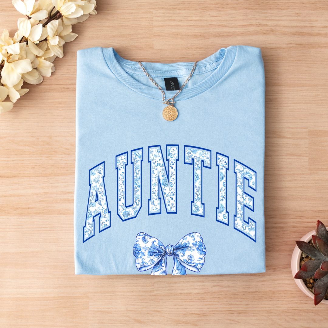 Auntie with bow-Graphic Tee- Simply Simpson's Boutique is a Women's Online Fashion Boutique Located in Jupiter, Florida