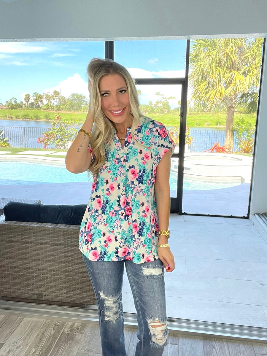 Dear Scarlett Floral Delight Short Sleeve Lizzy-100 Short Sleeves- Simply Simpson's Boutique is a Women's Online Fashion Boutique Located in Jupiter, Florida