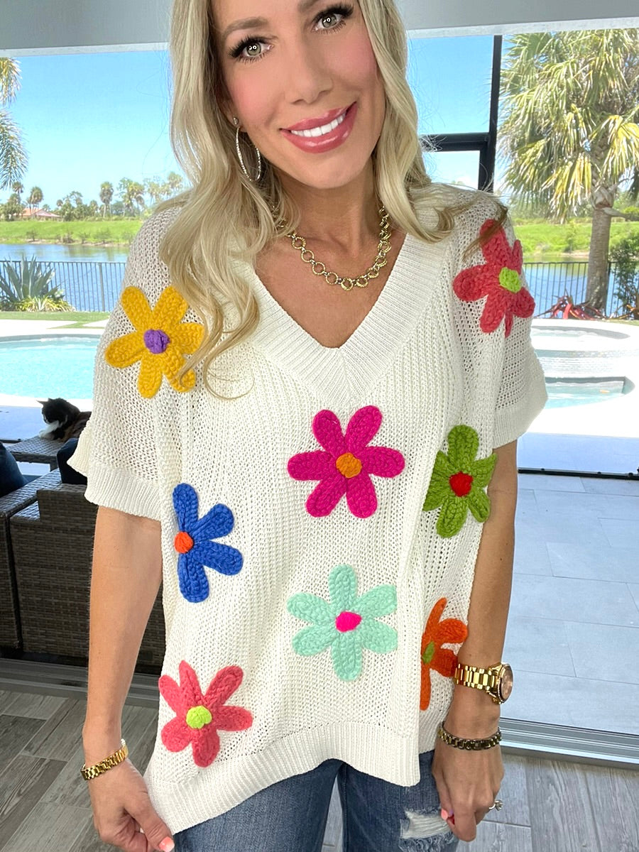 Fresh as a Daisy Knit Top-100 Short Sleeves- Simply Simpson's Boutique is a Women's Online Fashion Boutique Located in Jupiter, Florida